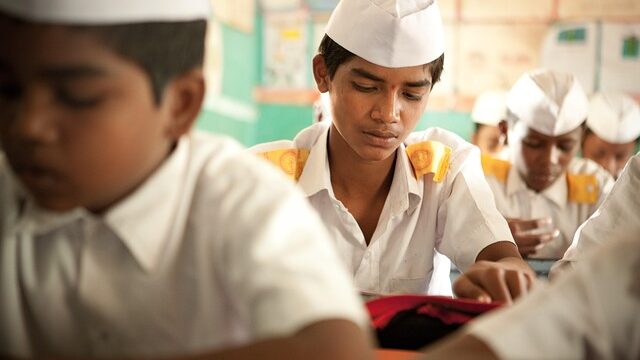 【保護者必見】子ども×生成AI完全ガイド！学校活用事例から家庭での安全な使い方まで