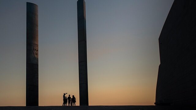 仕事が忙しい父親でも今すぐできる！子育て参加の具体的方法と家族が喜ぶ3つの変化